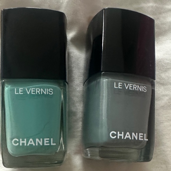 CHANEL Le Vernis Nail Polish Collection - Green, Pink, Blue, Red - Picture 4 of 5